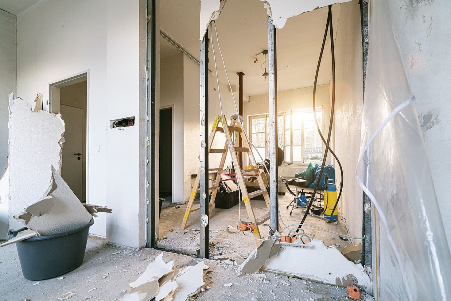 WALL AND PARTITION DEMOLITION
