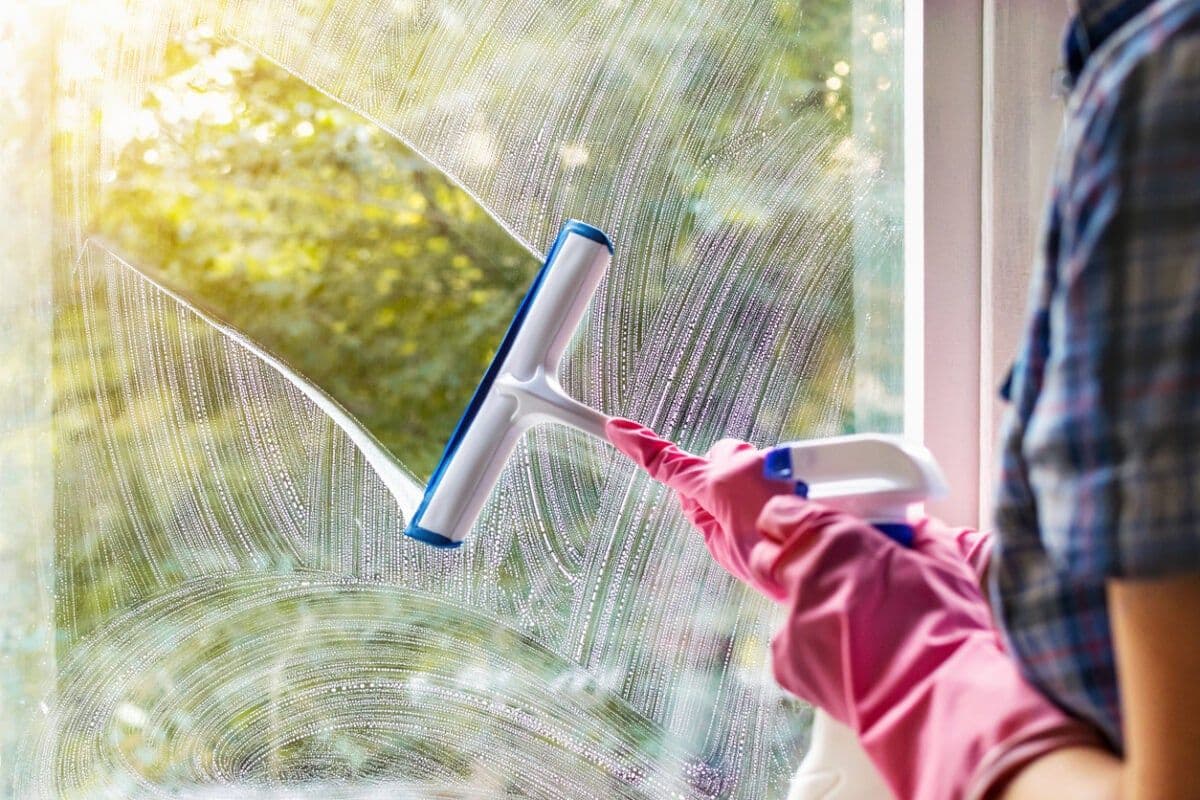 WINDOW AND GLASS CLEANING
